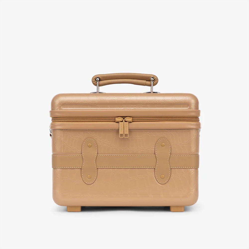 ISO: Calpak TRNK Vanity Case